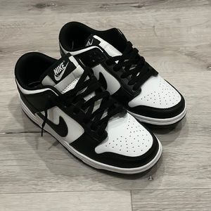 Nike panda dunks women’s size 6.5